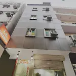OYO 66745 Le Orange