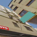 OYO 66745 Le Orange