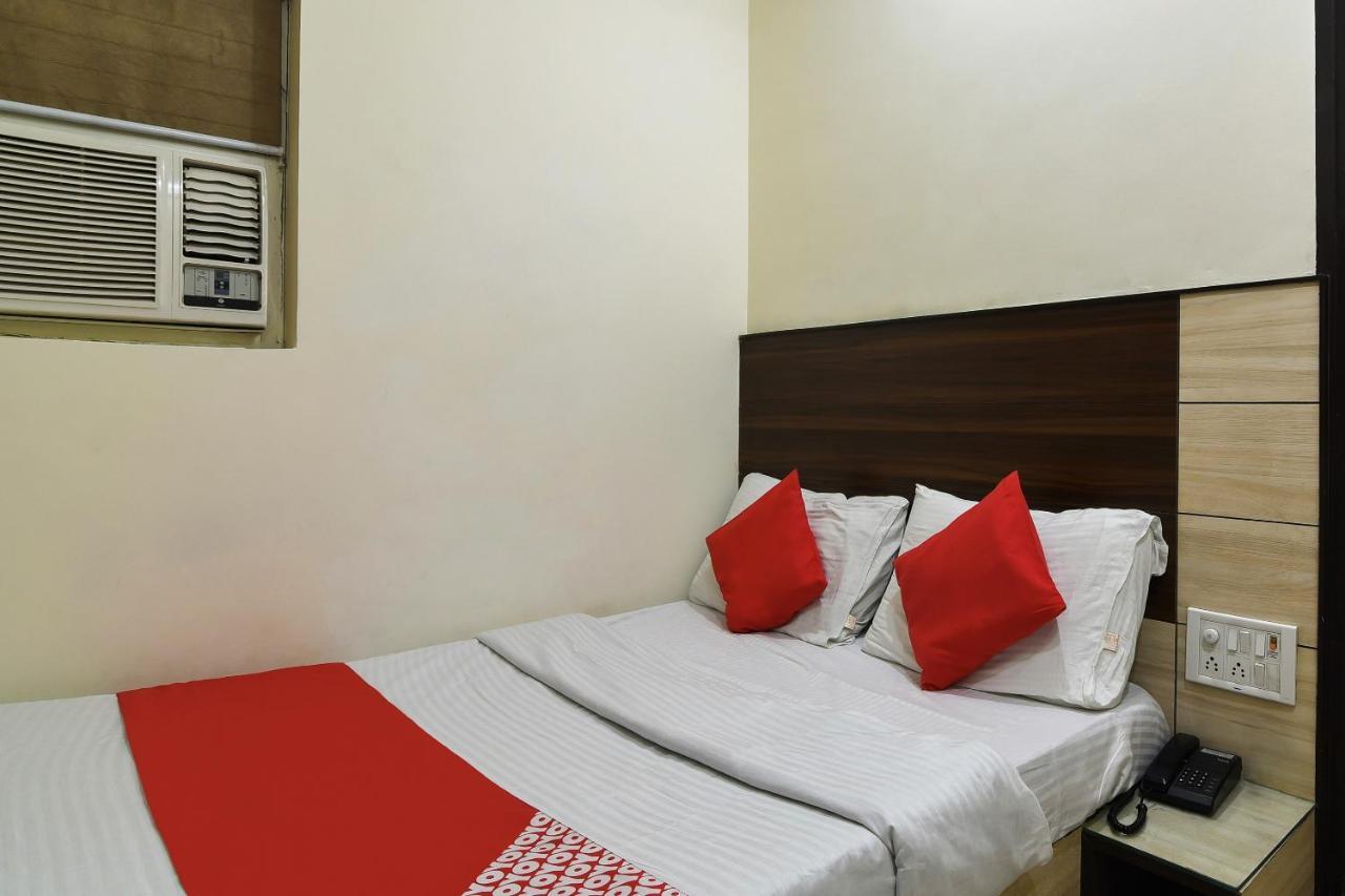Oyo 66745 Le Orange New Delhi