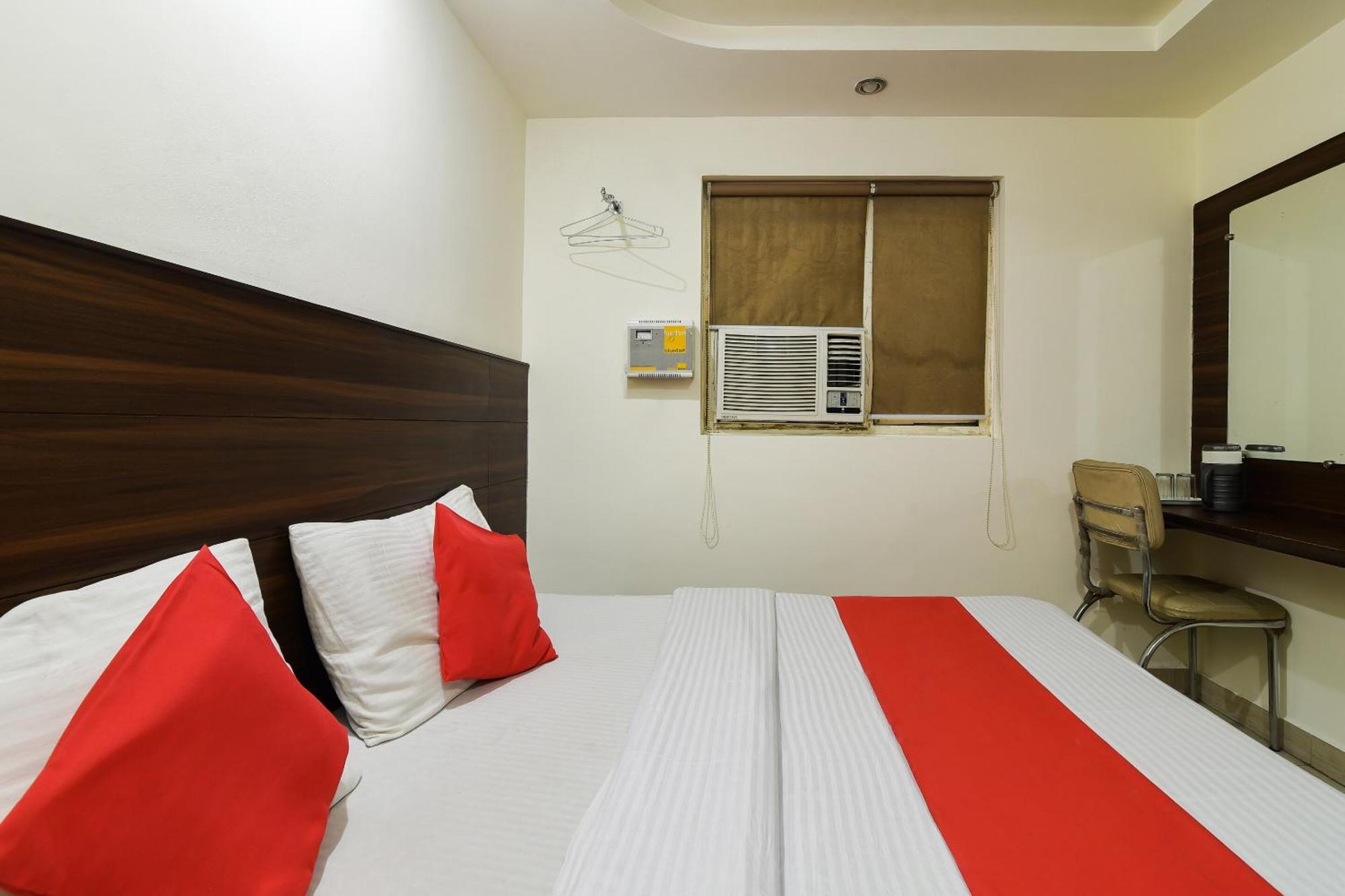 Oyo 66745 Le Orange Hotel New Delhi