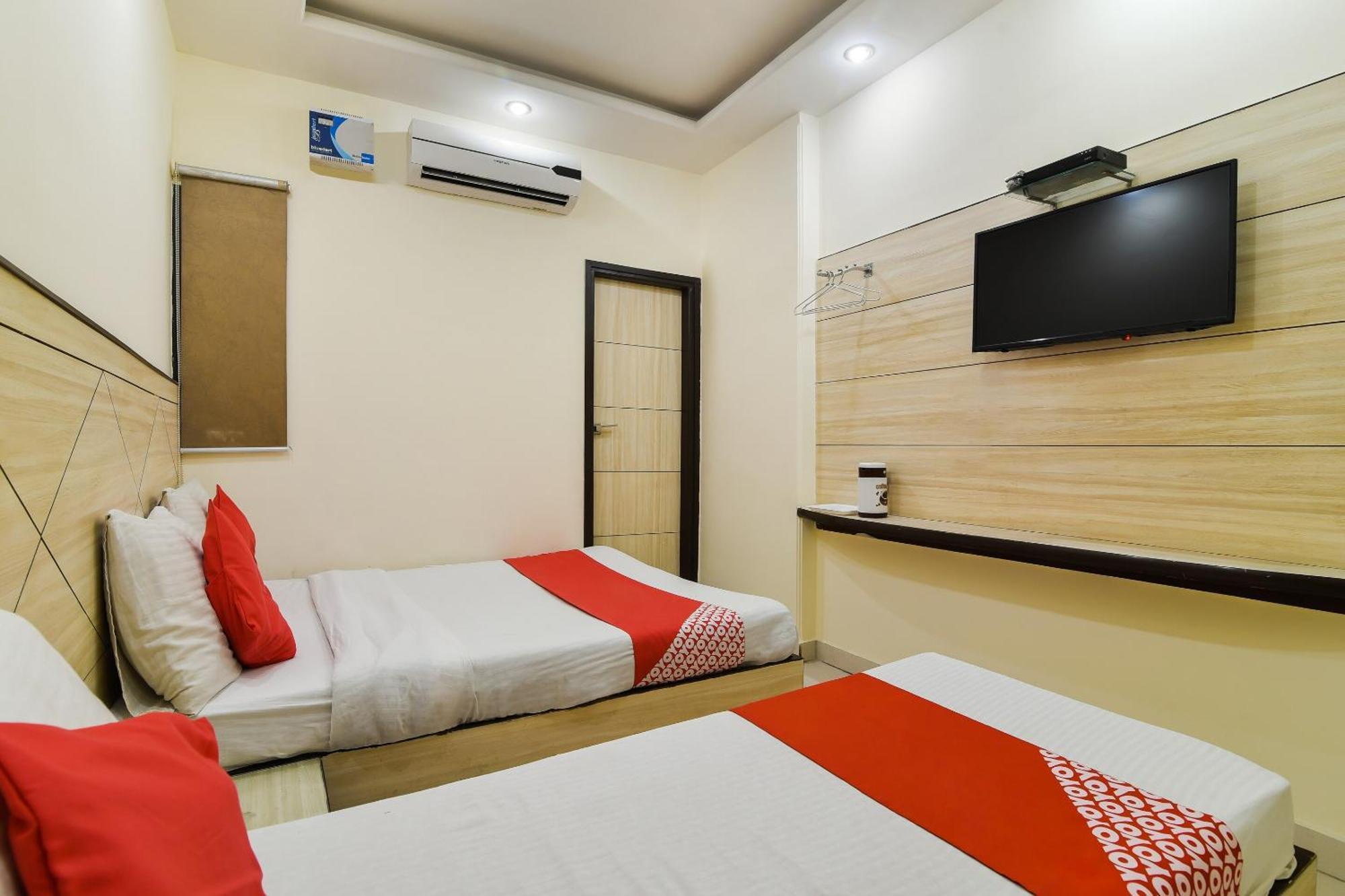 Hotel Oyo 66745 Le Orange New Delhi