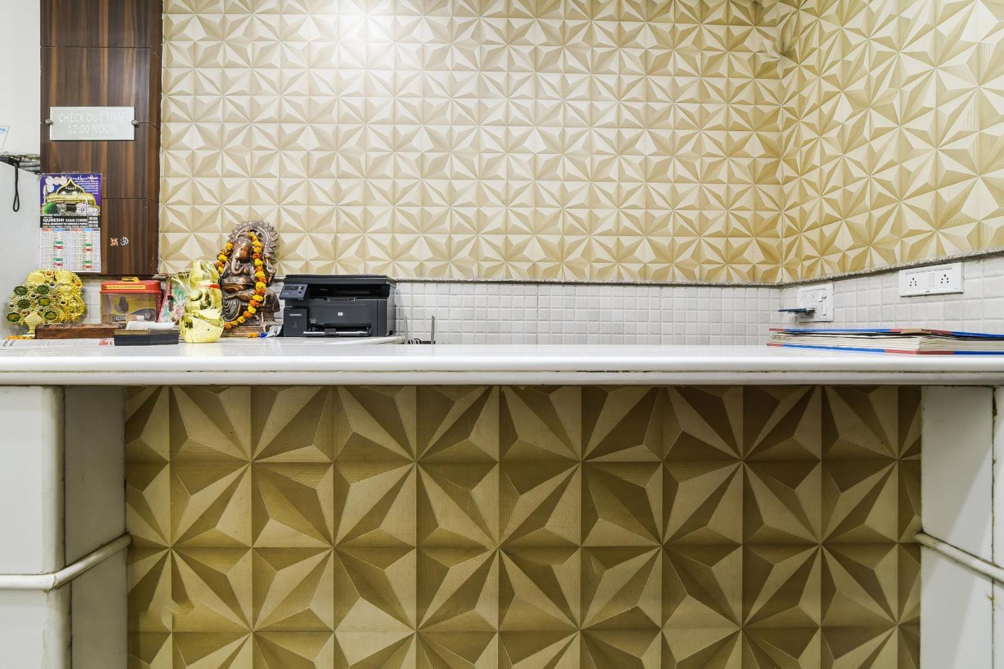 Oyo 66745 Le Orange 3* New Delhi